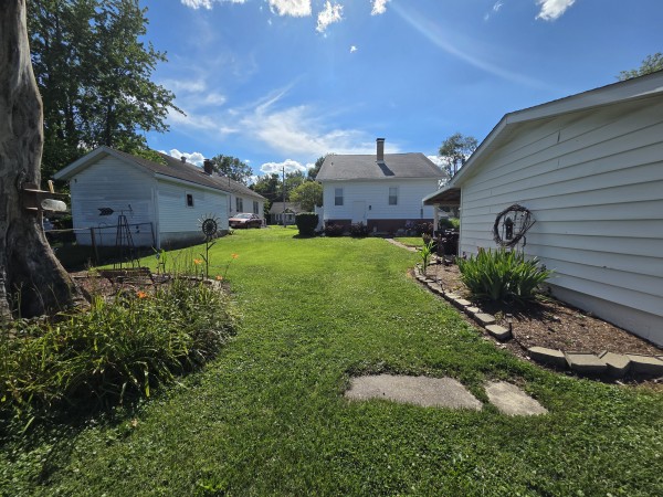 backyard_1.jpg