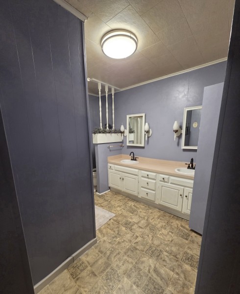 bathroom1.jpg