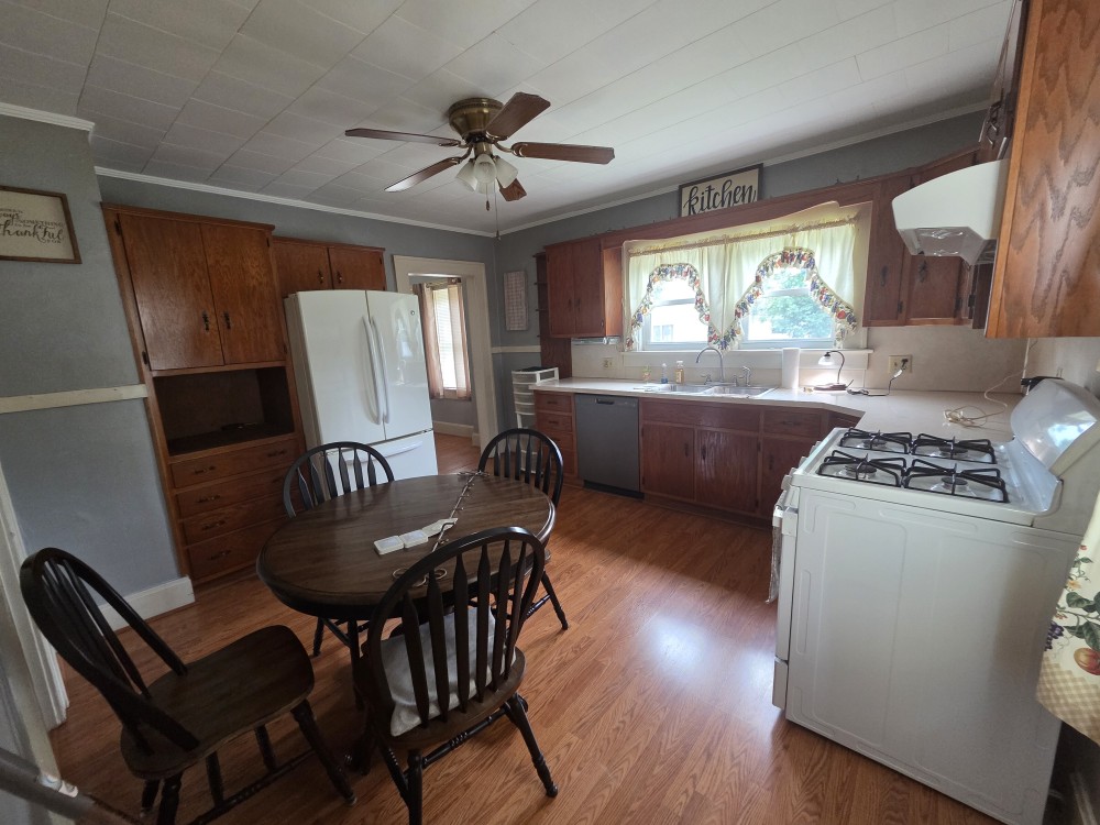 kitchen1.jpg