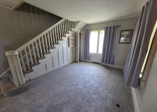livingroom-right.jpg