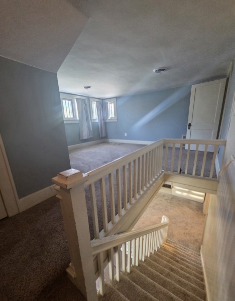 upstairs_foyer.jpg