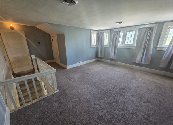 upstairsfoyer3.jpg